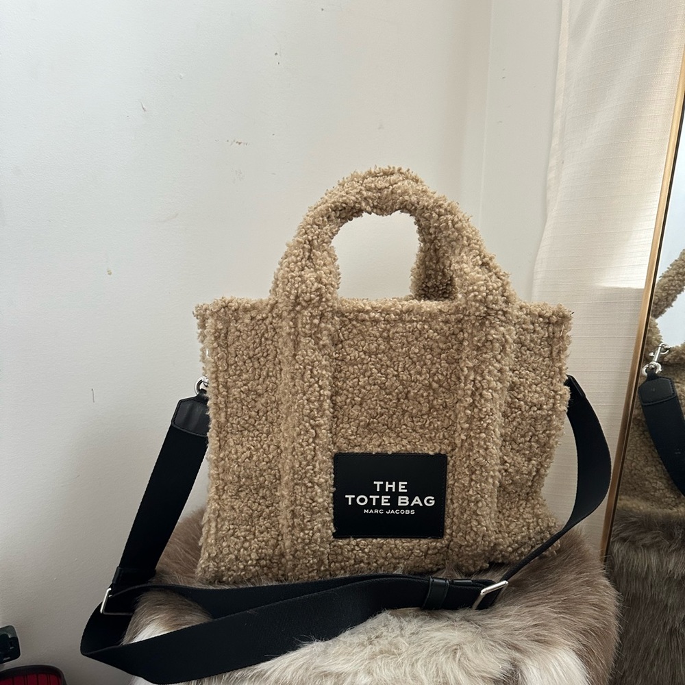 Marc Jacob’s Teddy Bag, gently used, only worn a few times. PRICE NEGOTIABLE.